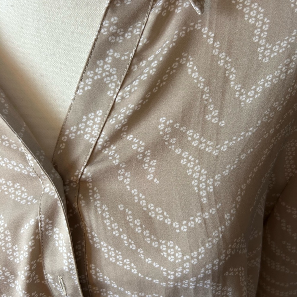 Chico’s Beige Patterned Top Large - image 2